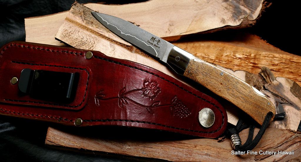 Customized folding knife for the wine enthusiast