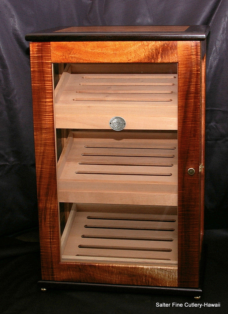 Large display humidor with three removable trays handcrafted in Hawaii by Salter Fine Cutlery